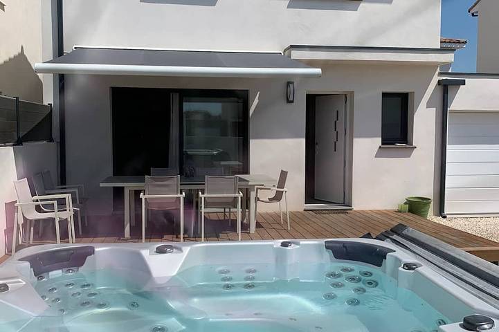 Maison de vacances pour 4 personnes, avec jardin et jacuzzi