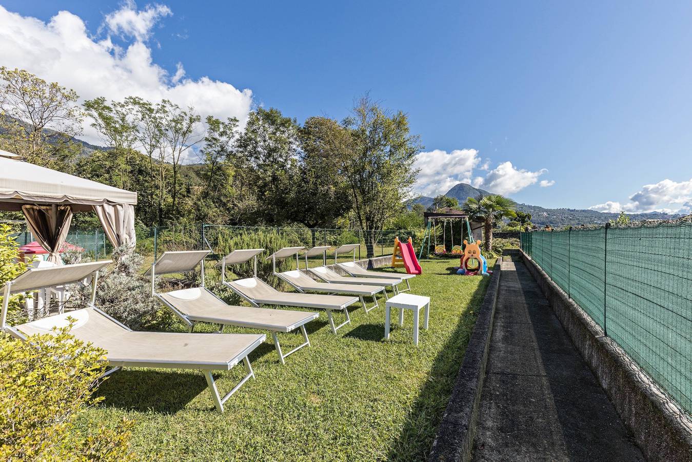 Casa Vacanza Elena: Family Paradise with Garden, Private Parking, Pet-Friendly, Val Grande View in Santino (San Bernardino Verbano), San Bernardino Verbano
