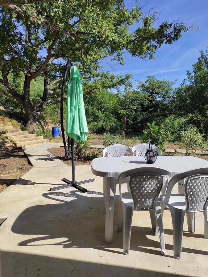 Vakantiewoning voor 4 personen, with Terras and Tuin as well as Uitzicht in Bauduen