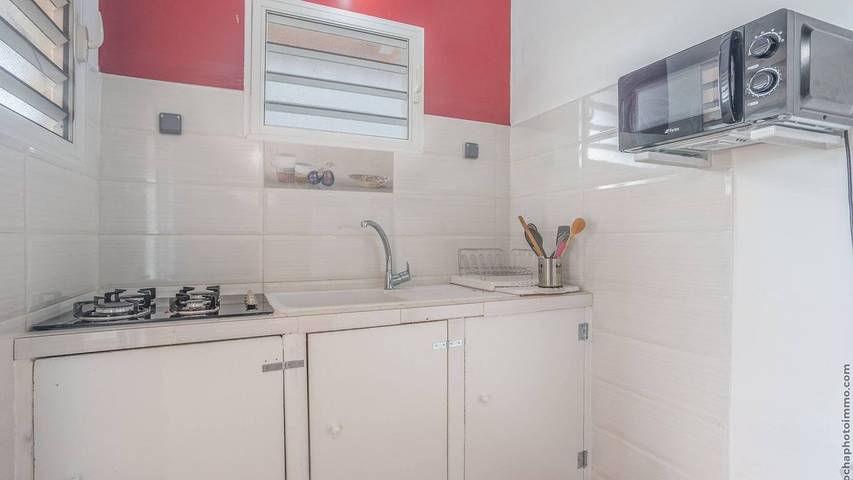 Location de vacances pour 3 personnes, avec piscine et jardin à Sainte-Marie - 4