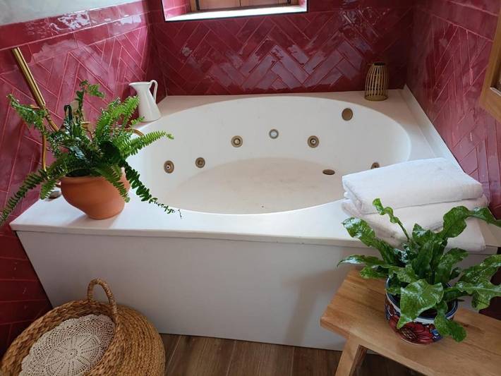 Casa rural para 4 personas, con vistas además de jardín y piscina, Familias con niños en el País Vasco - 2