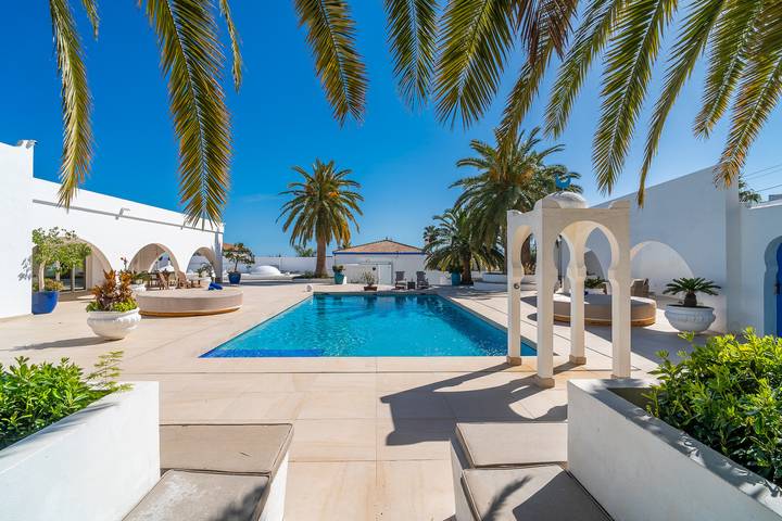 Villa pour 10 personnes, avec jardin ainsi que vue sur l’océan et terrasse, animaux acceptés à Torremolinos