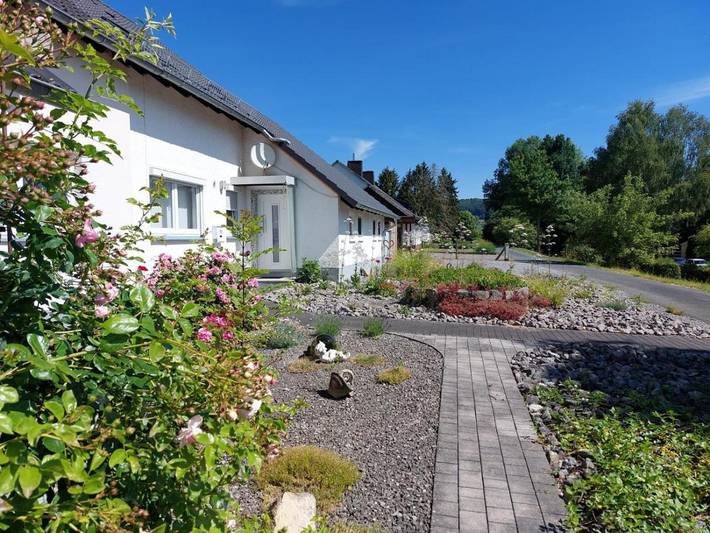 Ferienhaus für 2 Personen, mit Balkon und Terrasse sowie Garten und Ausblick
