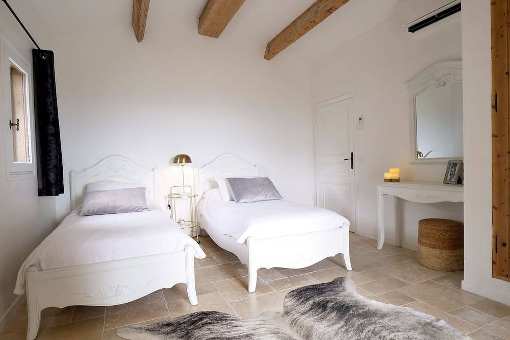 L'Olivette de Callian - Provence Home with Panoramic View in Tourrettes, Region de Draguignan