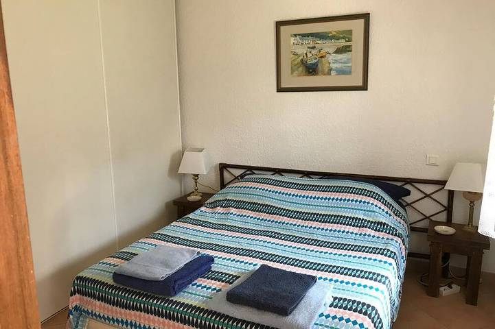 Gîte pour 6 personnes, avec piscine et jardin à Contes - 4