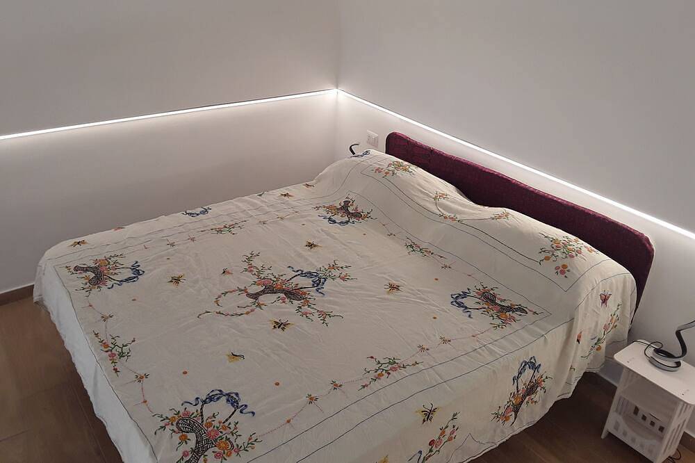 Margie House Seaview Room Quadruple room with a sea view of Procida harbor.  in Procida, Provincia de Nápoles