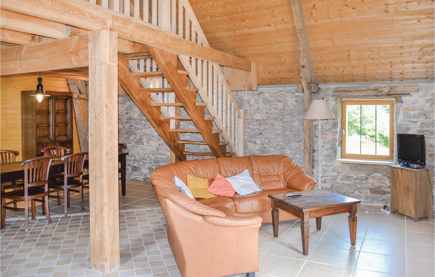 Appartement à Padirac au bord de la piscine - 900m du centre ville in Padirac, Parc Naturel Régional des Causses du Quercy