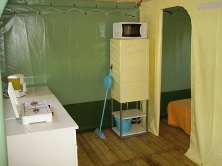 Camping les Cigales - Tienda de lona y madera 5 personas - Tienda de campaña amueblada 2 dormitorios 5 P in Pézenas, Costa mediterránea (Francia)