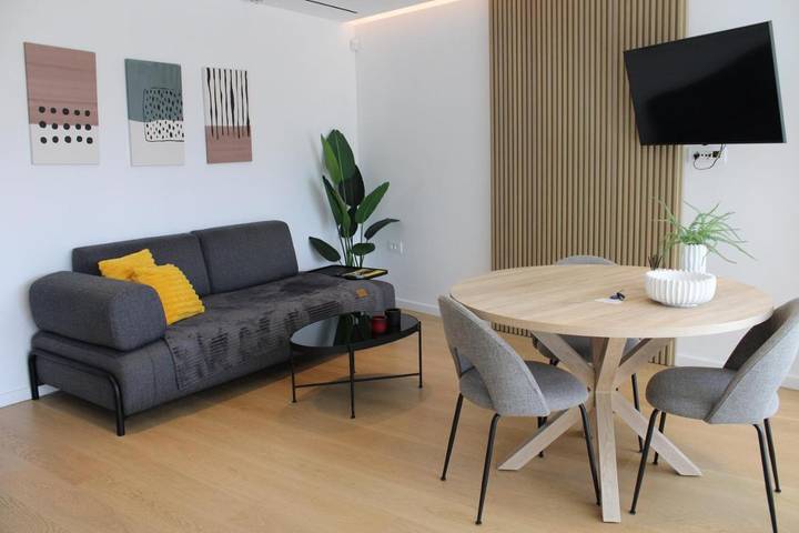 Ferienwohnung für 3 Personen, mit Garten und Pool sowie Ausblick und Sauna - 1