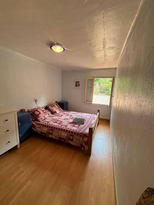 Location de vacances pour 6 personnes, avec terrasse ainsi que jardin et vue, animaux acceptés à Axat - 3