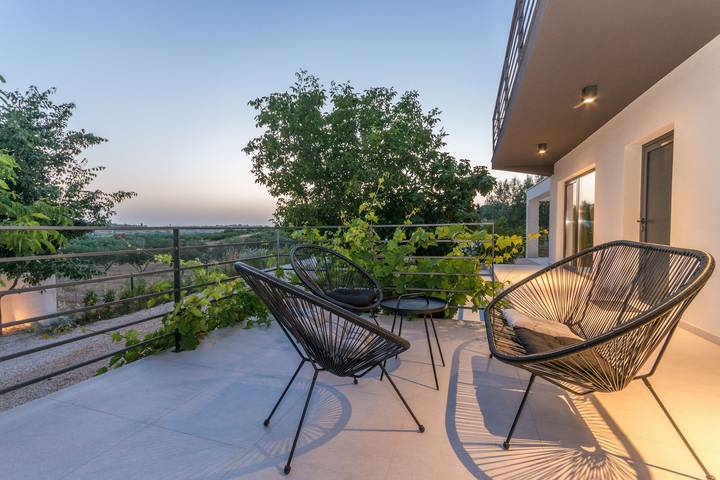 Villa für 6 Personen, mit Garten und Balkon in Zadar - 4