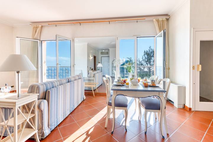 Location de vacances pour 10 personnes, avec piscine ainsi que terrasse et vue sur l’océan à Beausoleil - 3