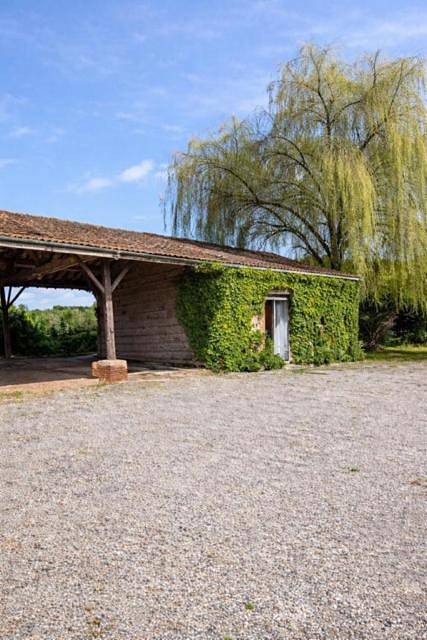 Location de vacances pour 4 personnes, avec jacuzzi ainsi que sauna et jardin à Cintegabelle - 2