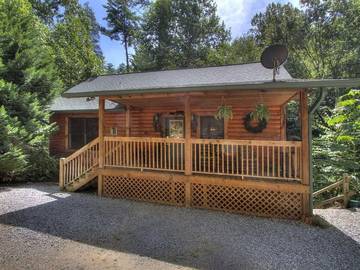 Glamping for 7 Guests in Wears Valley, Great Smoky Mountains National Park, Picture 1
