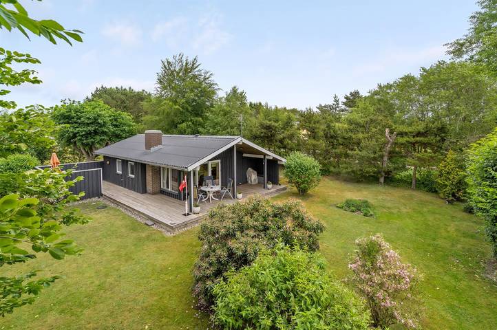 Ferieudlejning for 7 personer, med have i Hou