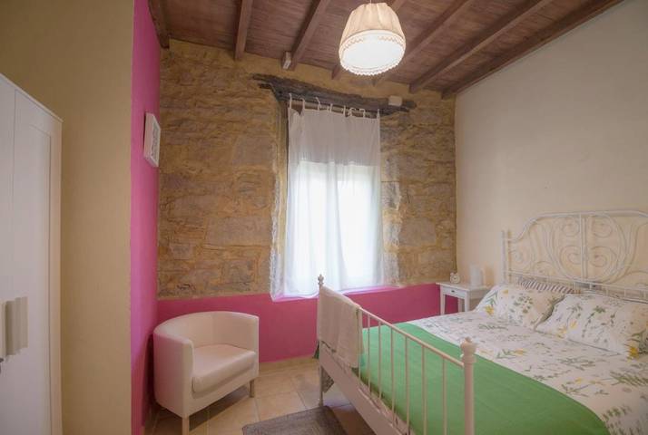 Casa rural para 9 personas, con jardín y vistas en Nava de Francia