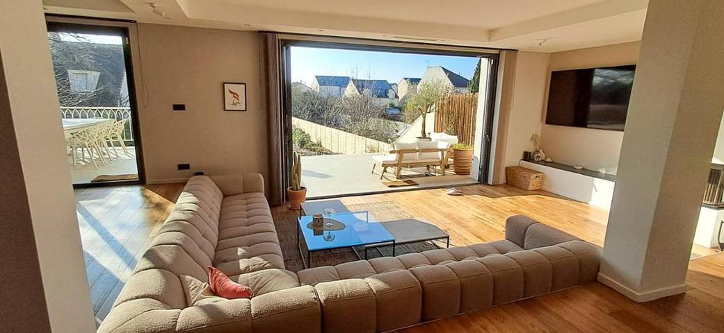 Location de vacances pour 9 personnes, avec Terrasse ainsi que Jardin et Vue à Houilles - 2
