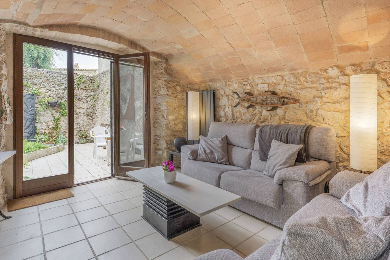 Appartement entier, Appartement Costa Brava Can Chris avec jardin privé et Wi-Fi in Bellcaire d'Empordà, Costa Brava