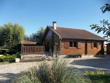 Gîte pour 6 personnes, avec piscine et jardin ainsi que vue sur le lac et terrasse, animaux acceptés dans Marne