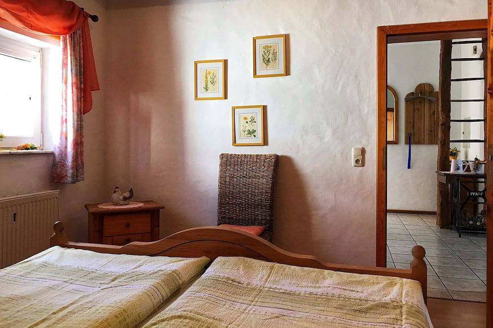 Ganze Wohnung, Geräumige Ferienwohnung mit separatem Eingang und wunderschönem Ausblick in Mechernich, Naturpark Hohes Venn-Eifel