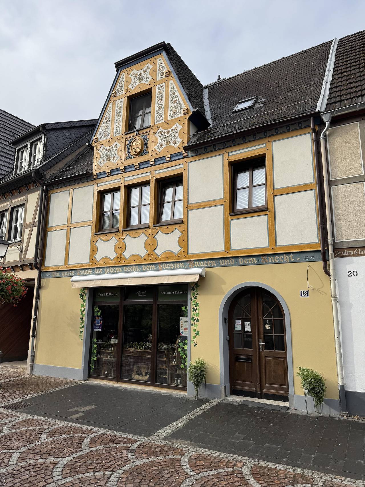 Apartamento vacacional entero, Apartment, shower, toilet, 4 or more bed rooms in Ahrweiler, Bad Neuenahr-Ahrweiler