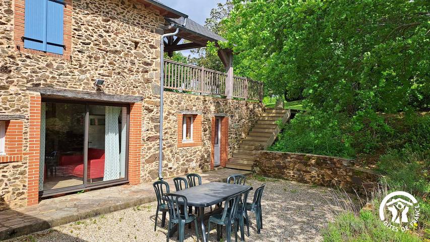 Gîte pour 8 personnes, avec Jacuzzi ainsi que Terrasse et Jardin dans le Tarn
