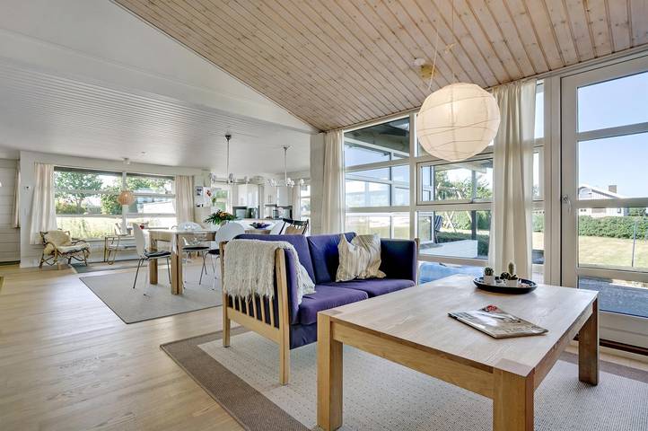 Amazing home in Brenderup Fyn w/ 4 Bedrooms in Kleiner Belt