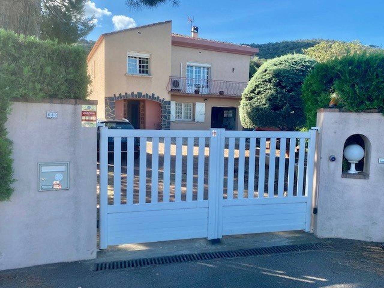 F5 House with garden and terrace, pets allowed in Le Boulou, Céret region