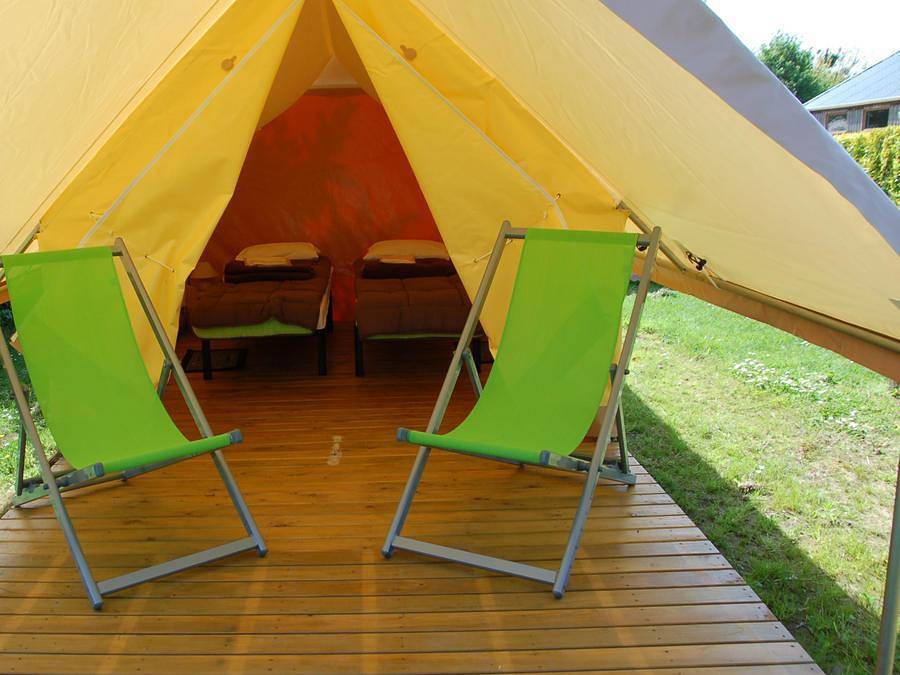 Camping Les Hauts de Port Blanc - Tente 2 personnes - Tente trek + électricité in Penvénan, Côte de Granit Rose