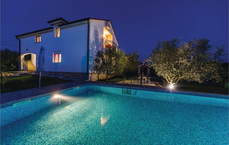 Charmant appartement 1 chambre avec piscine près du centre-ville de Kakma in Polača, Région de Zadar