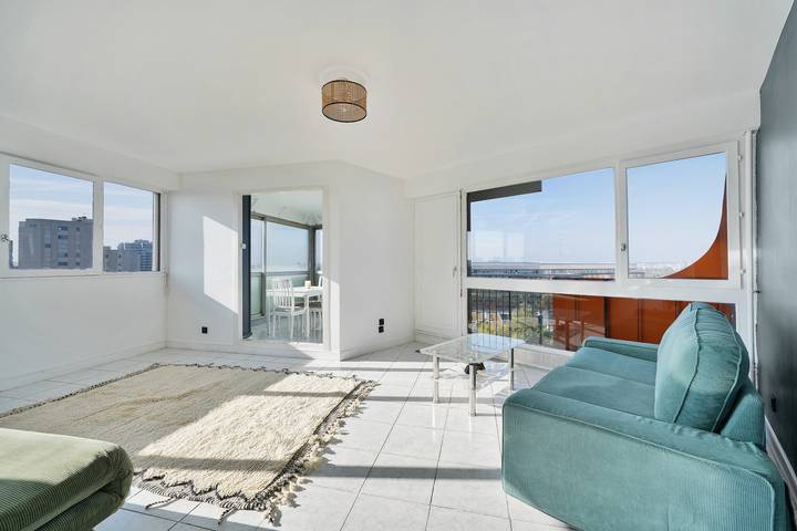 Location de vacances pour 6 personnes, avec balcon à Créteil