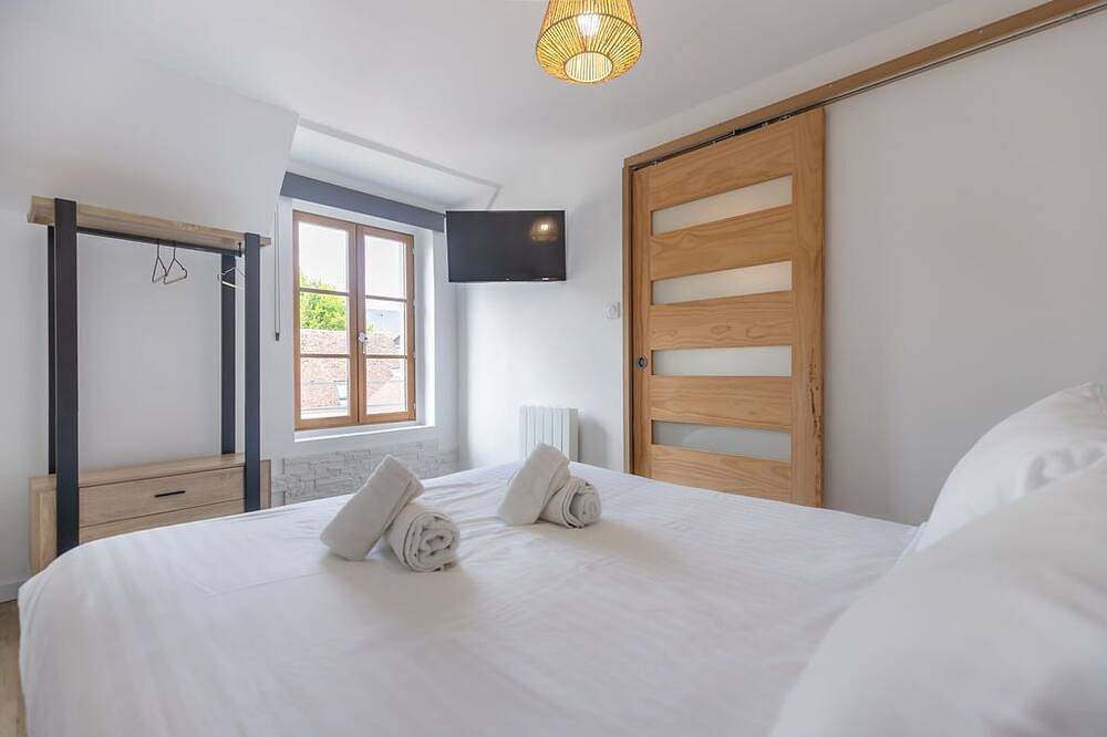 Apartamento entero, Appart des Platanes 3-Apartamento-Baño privado con ducha in Romorantin-Lanthenay, Sologne