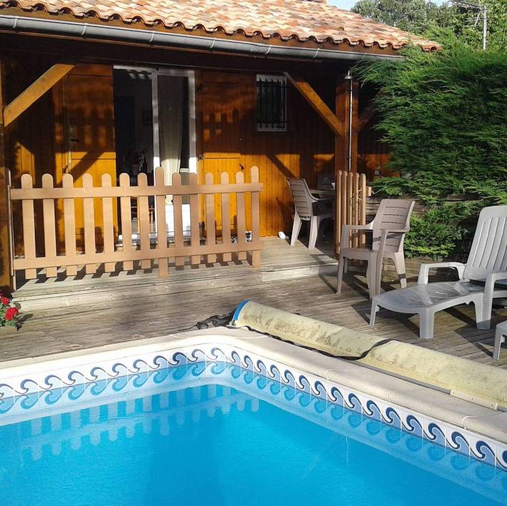 Maison de campagne pour 8 personnes, avec terrasse ainsi que jardin et piscine à Condezaygues