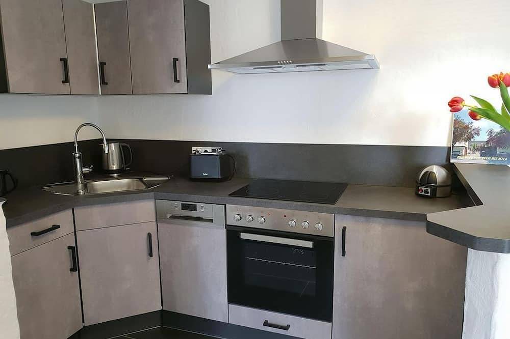 2-Bett-Appartement Black Beauty, Dusche/Wc - Apartments Lilienhof in Burg Eltz, Münstermaifeld