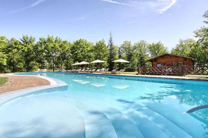 Agriturismo per 4 persone, con Terrazza e Giardino nonché Piscina e Panorama a Torgiano