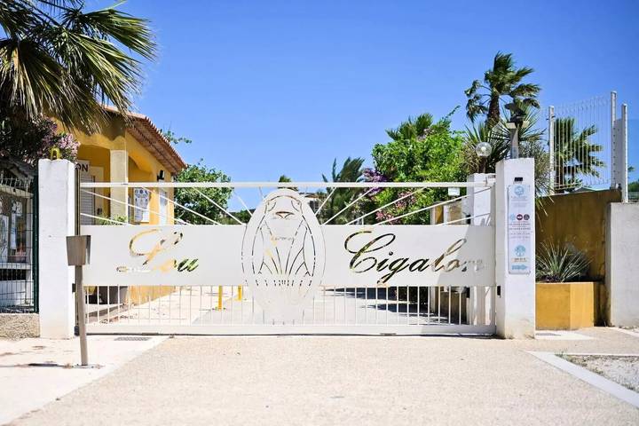 Camping für 4 Personen, mit Terrasse und Pool, mit Haustier in Martigues - 2
