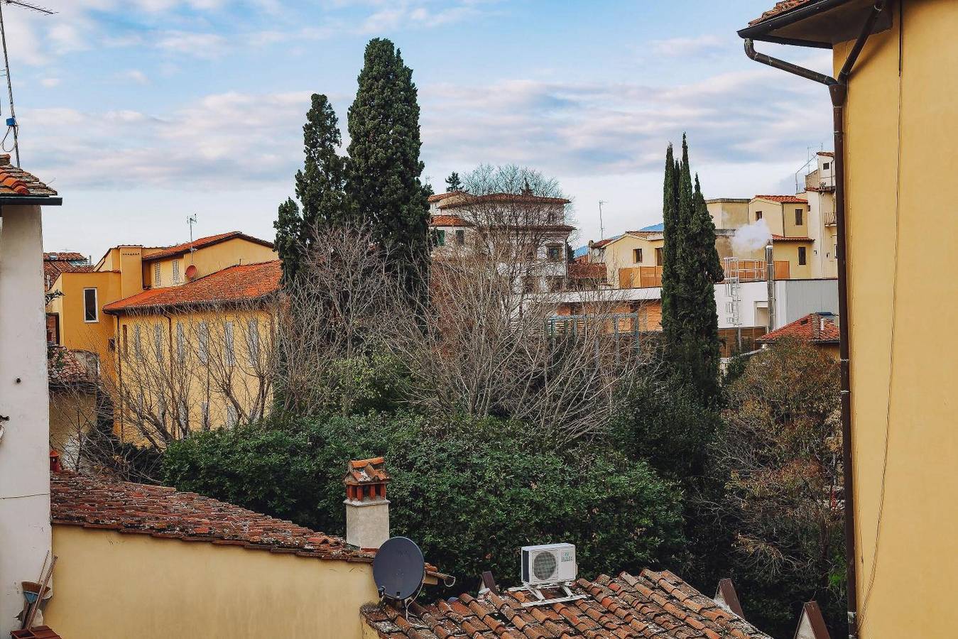 Hel lägenhet, Apartment 'Borgo Pinti 49' with Private Terrace, Wi-Fi and Air Conditioning in Florence City Centre, Florens