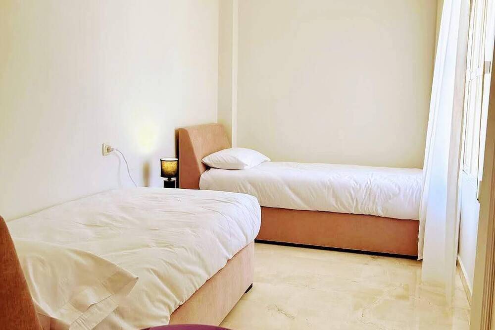 Entire apartment, Cisneros Royal Apartment - Granada in La Zubia, Granada Province
