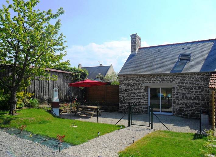 Gîte pour 5 personnes, avec jardin et terrasse, animaux acceptés à Sains