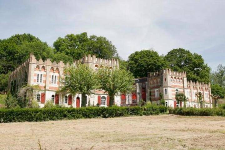 Location de vacances pour 2 personnes, avec vue ainsi que piscine et jardin à Biaudos - 3
