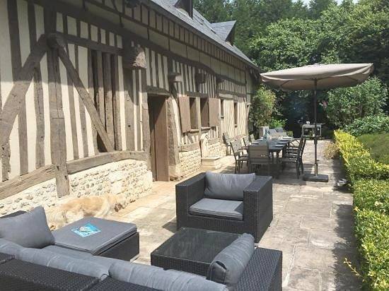 Location de vacances pour 12 personnes, avec piscine ainsi que vue et jardin à Pont-l'Évêque - 4