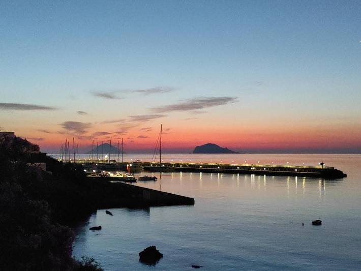 Gîte pour 4 personnes, avec vue et jardin à Santa Marina Salina - 2