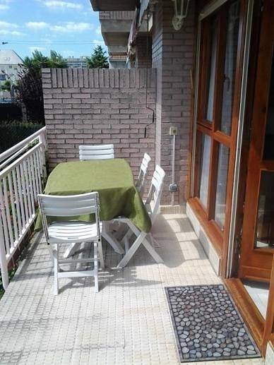 Location de vacances pour 6 personnes, avec piscine ainsi que jardin et vue à Laredo - 3