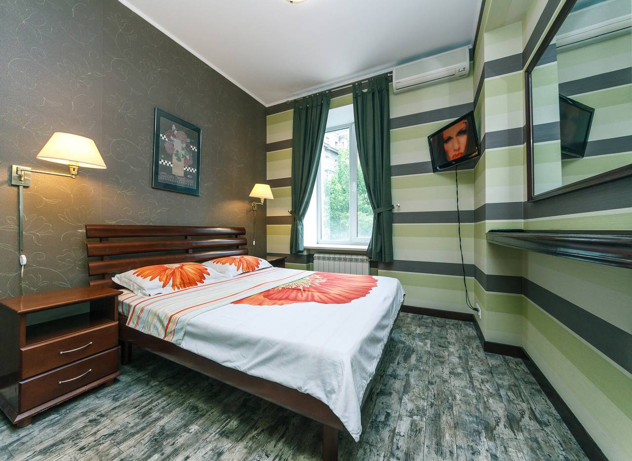 Ganze Wohnung, Ein Schlafzimmer, Chreschtschatyk-Str, 17 Zentrum von Kiew in Kiew, Ukraine