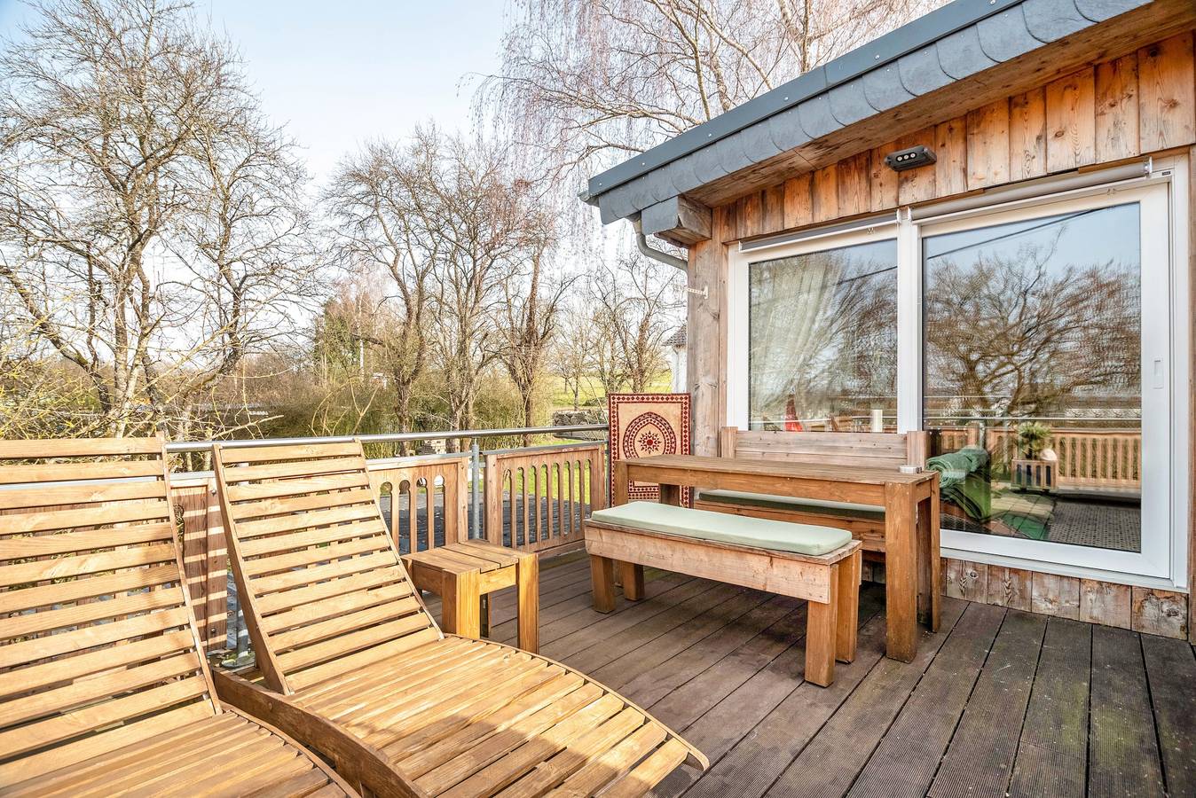 Entire apartment, Eifelyeti Sunset Lounge with Private Sauna in Ellscheid, Volcanic Eifel
