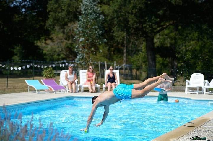 Gîte pour 26 personnes, avec piscine