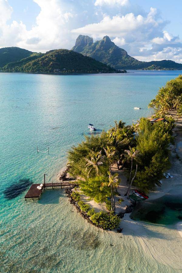 Chambre d’hôte pour 6 personnes, avec vue et piscine ainsi que vue sur le lac et jardin, animaux acceptés dans Bora Bora