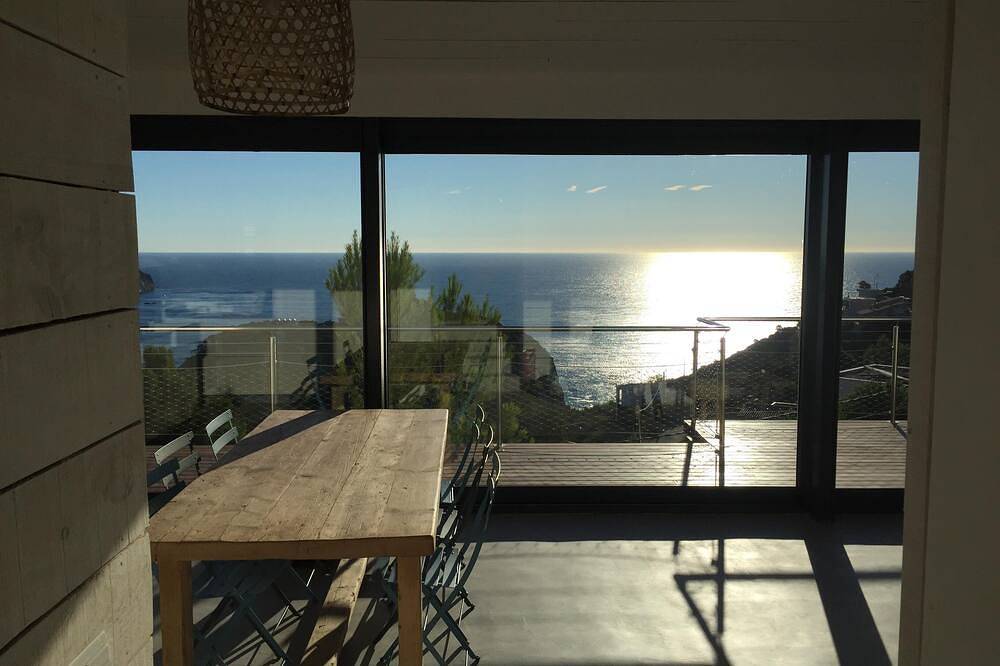 Villa with pool. Exceptional sea view, 500 m from the Aiguablava cove in Begur, Costa Brava