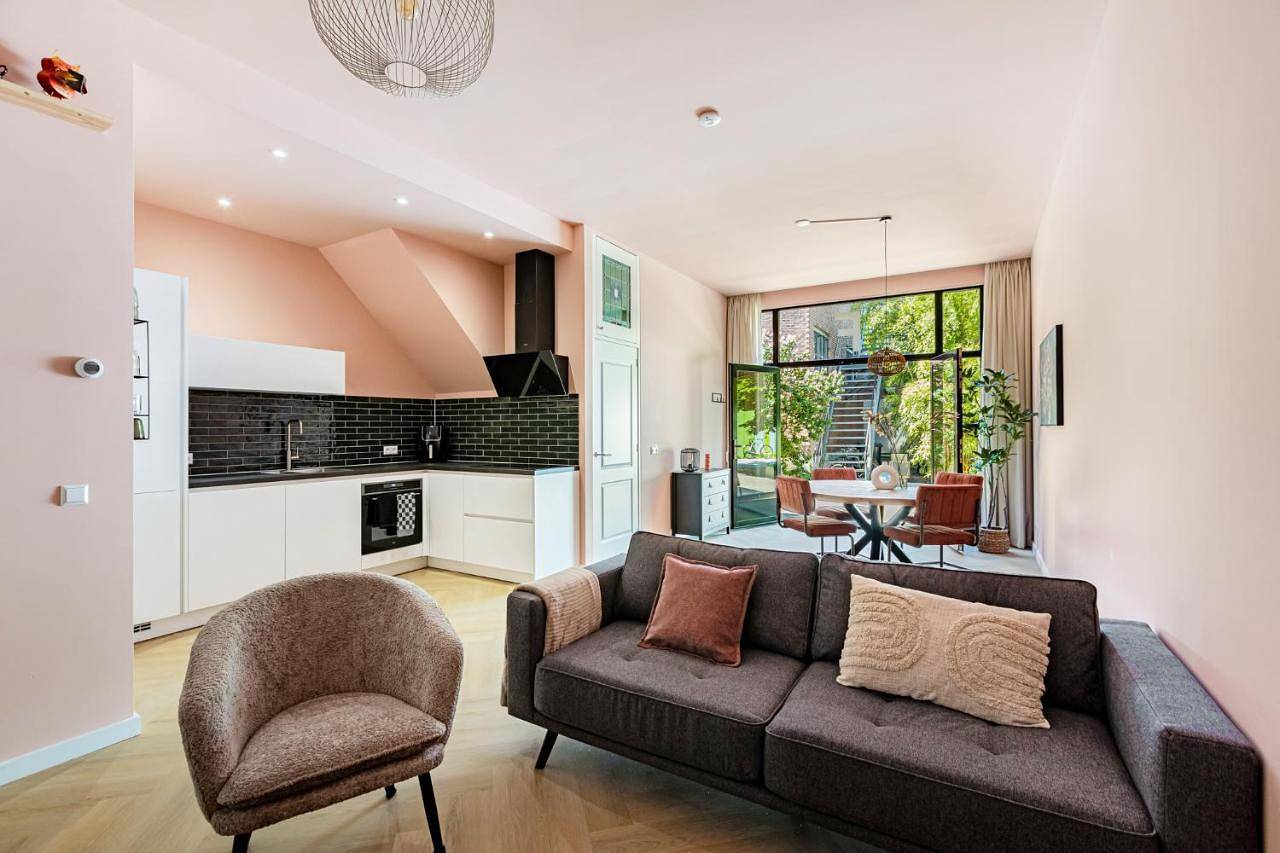 Geheel appartement, Two-Bedroom Apartment in Amsterdam Oost, Nederlandse kust