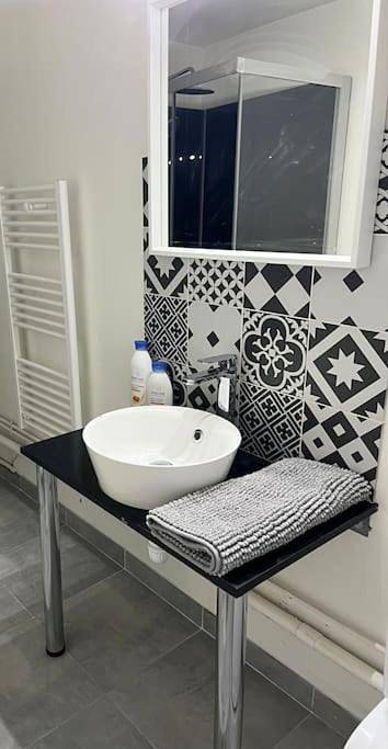 Appartement entier, Three-Bedroom Apartment in Amiens, Région d'Amiens